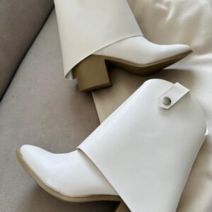 BOTA  CAPA ARIA WHITE