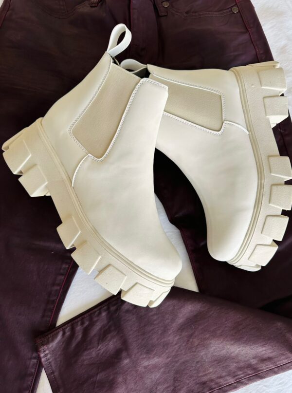 BOTIN LATTE GIGI