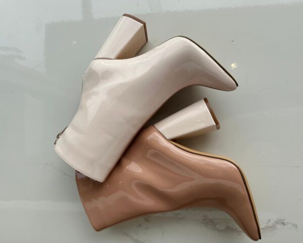 BOTA GRECIA NUDE
