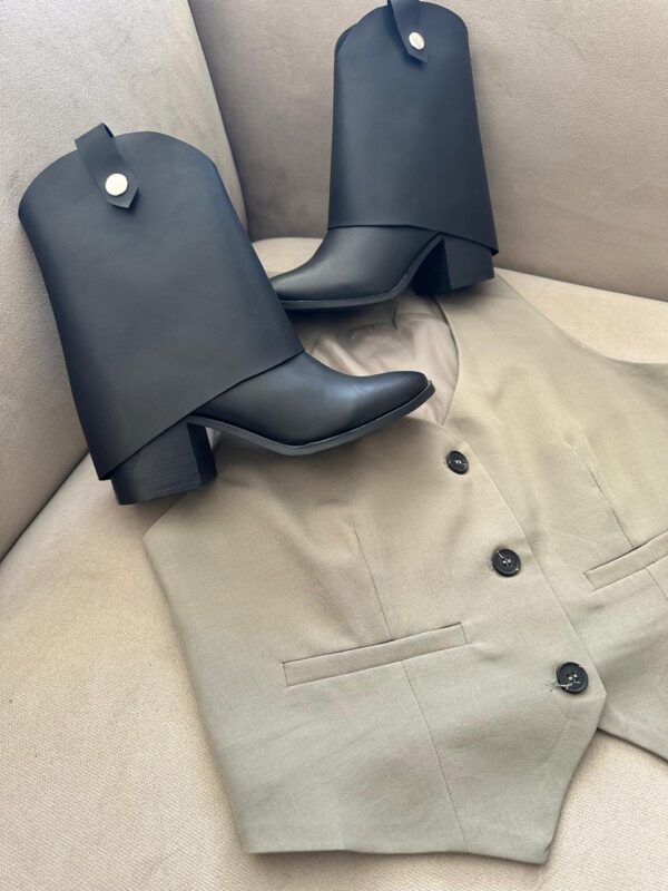 BOTA CAPA ARIA NEGRA - Imagen 2