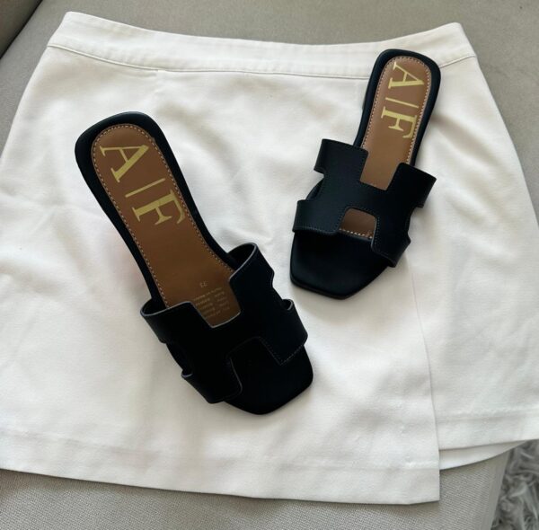 SANDALIA AMBER NEGRA